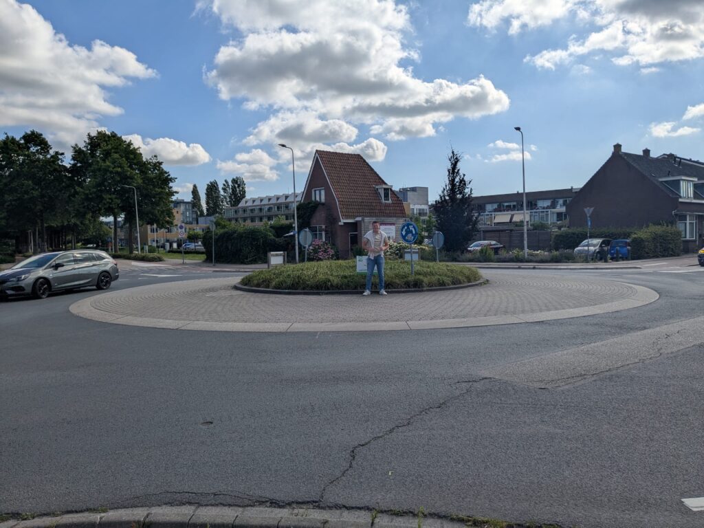 VVD Alphen aan den Rijn stelt vragen over rotonde zijde-boezemlaan Boskoop
